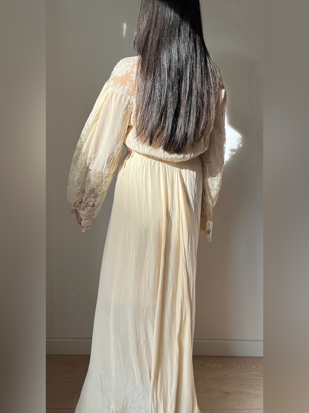 Elegant Antique Vintage 1950’s Cream Lace-Sleeve Liquid Silk Maxi Dress - Picture 2 of 8